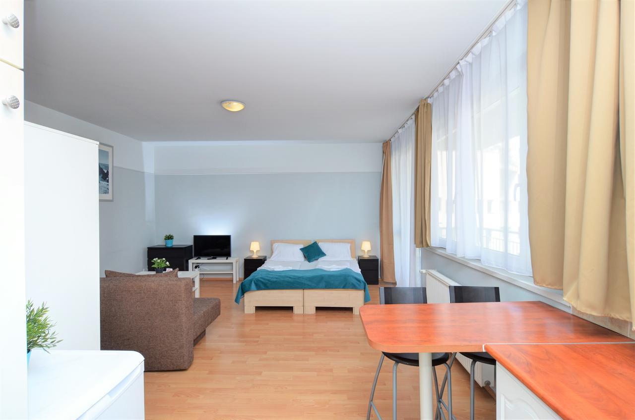 Studio mit Balkon